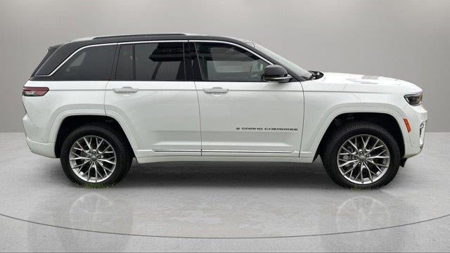 2022 Jeep Grand Cherokee Summit