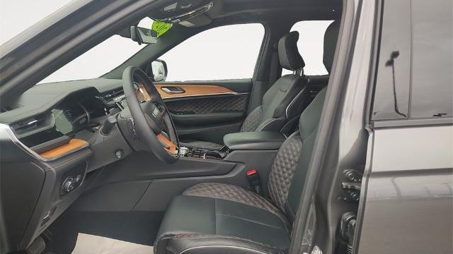 2024 Jeep Grand Cherokee Summit