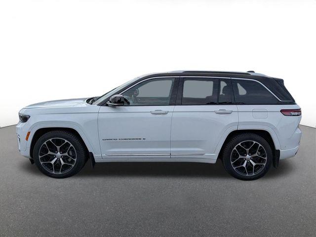2023 Jeep Grand Cherokee Summit — photo 1 of 12