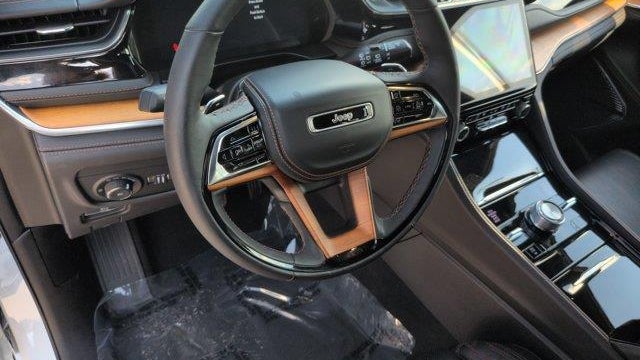 2024 Jeep Grand Cherokee Summit