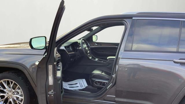 2022 Jeep Grand Cherokee Summit