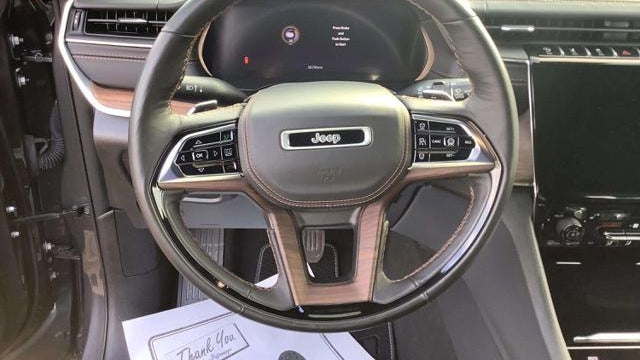2022 Jeep Grand Cherokee Summit