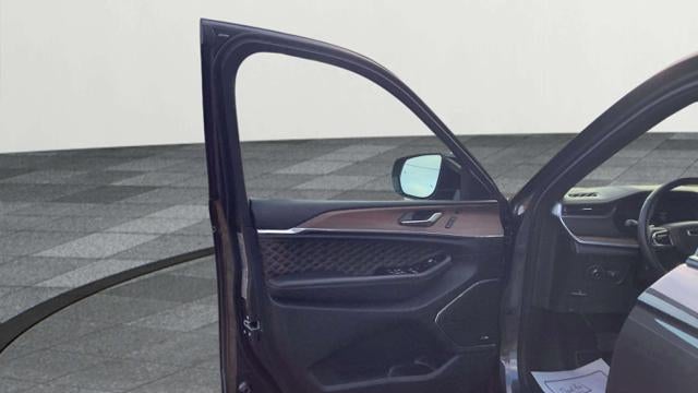 2022 Jeep Grand Cherokee Summit