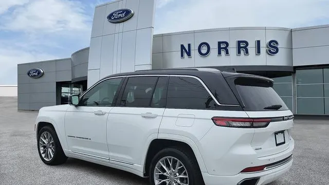 2023 Jeep Grand Cherokee Summit
