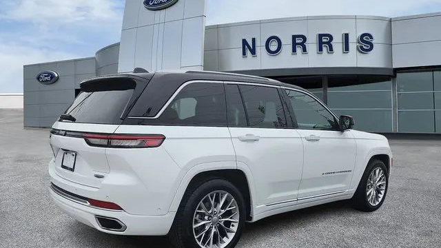2023 Jeep Grand Cherokee Summit