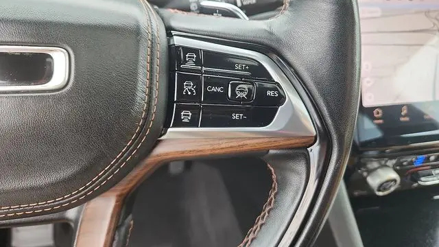 2023 Jeep Grand Cherokee Summit