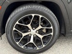 2023 Grand Cherokee Thumbnail 16