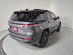 2024 Grand Cherokee Thumbnail 4