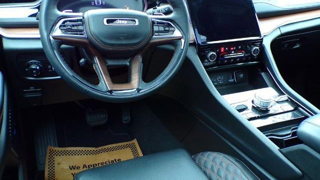 2023 Jeep Grand Cherokee Summit