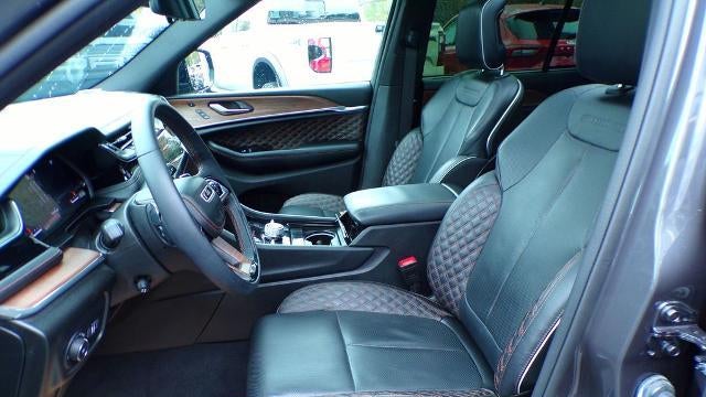 2023 Jeep Grand Cherokee Summit