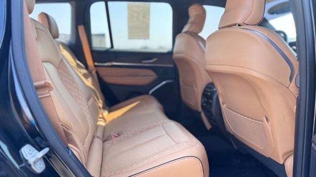 2023 Jeep Grand Cherokee Summit