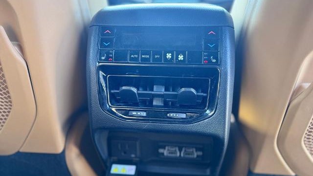 2023 Jeep Grand Cherokee Summit