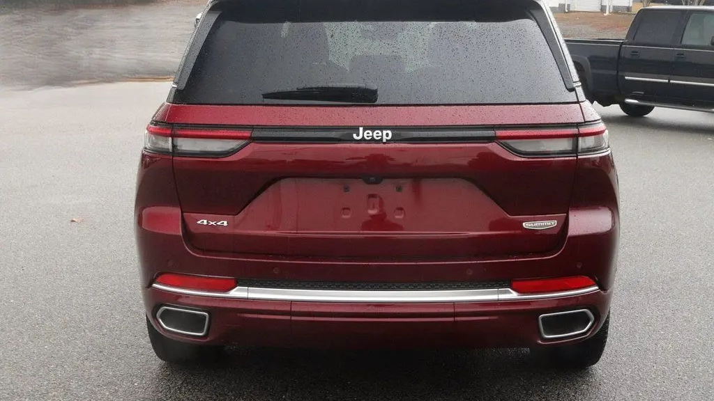2025 Jeep Grand Cherokee Summit