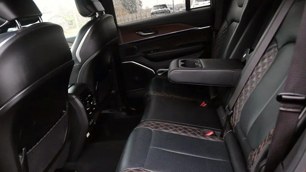 2025 Jeep Grand Cherokee Summit