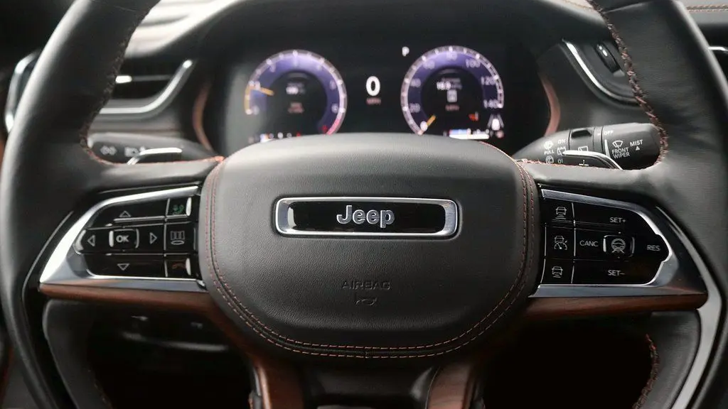 2025 Jeep Grand Cherokee Summit