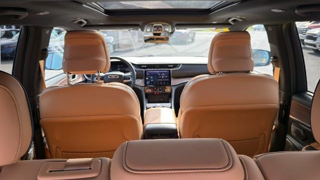 2025 Jeep Grand Cherokee Summit