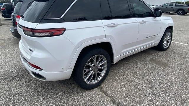 2022 Jeep Grand Cherokee Summit