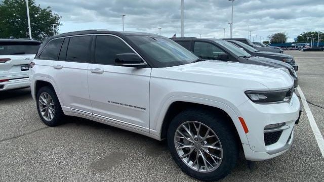 2022 Jeep Grand Cherokee Summit