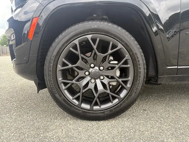 2025 Jeep Cherokee - $52,995