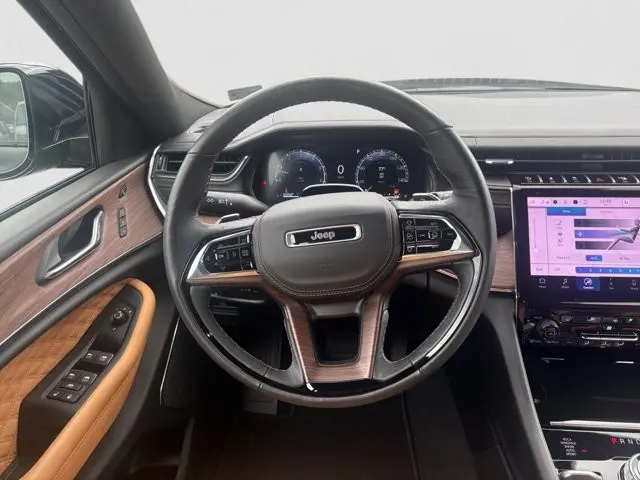 2025 Jeep Cherokee - $52,995