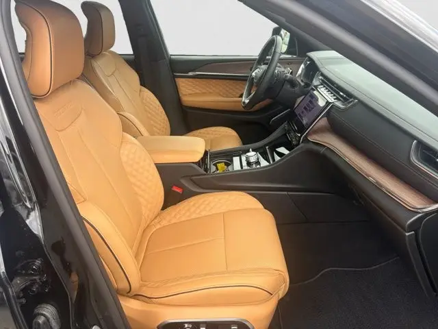 2025 Jeep Cherokee - $52,995