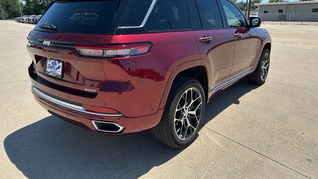 2025 Jeep Grand Cherokee Summit