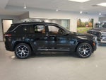 2023 Grand Cherokee Thumbnail 4