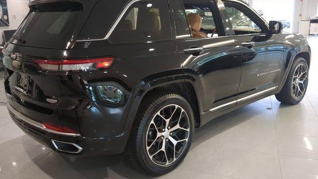 2023 Jeep Grand Cherokee Summit