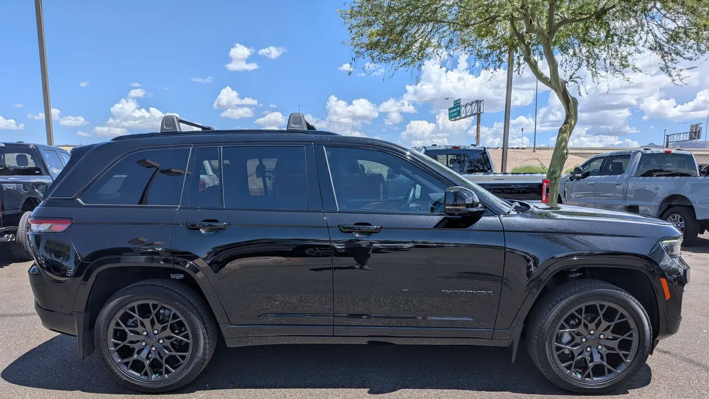 2025 Jeep Grand Cherokee Summit