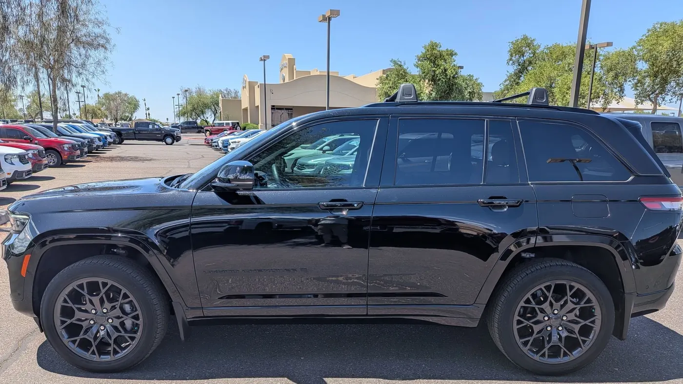 2025 Jeep Grand Cherokee Summit
