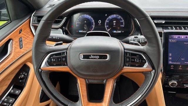 2025 Jeep Grand Cherokee Summit