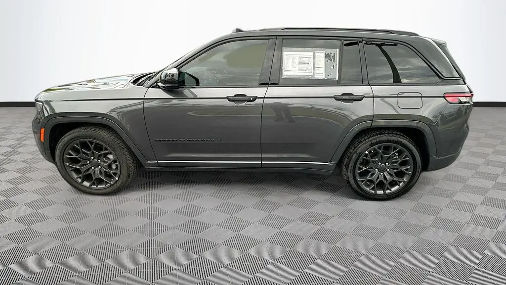 2025 Jeep Grand Cherokee Summit