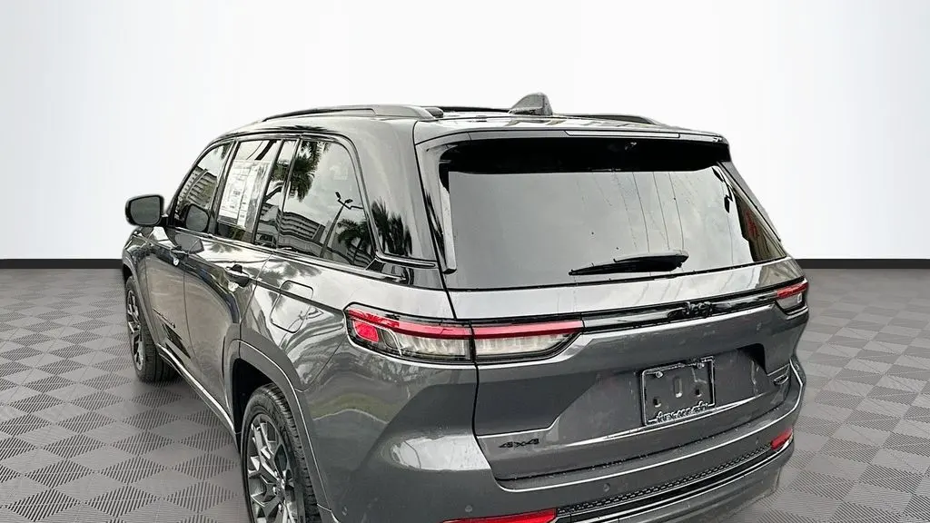 2025 Jeep Grand Cherokee Summit