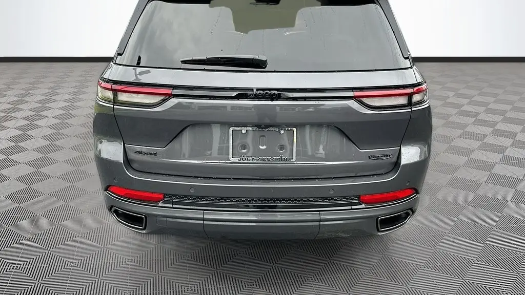 2025 Jeep Grand Cherokee Summit