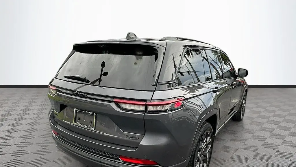 2025 Jeep Grand Cherokee Summit