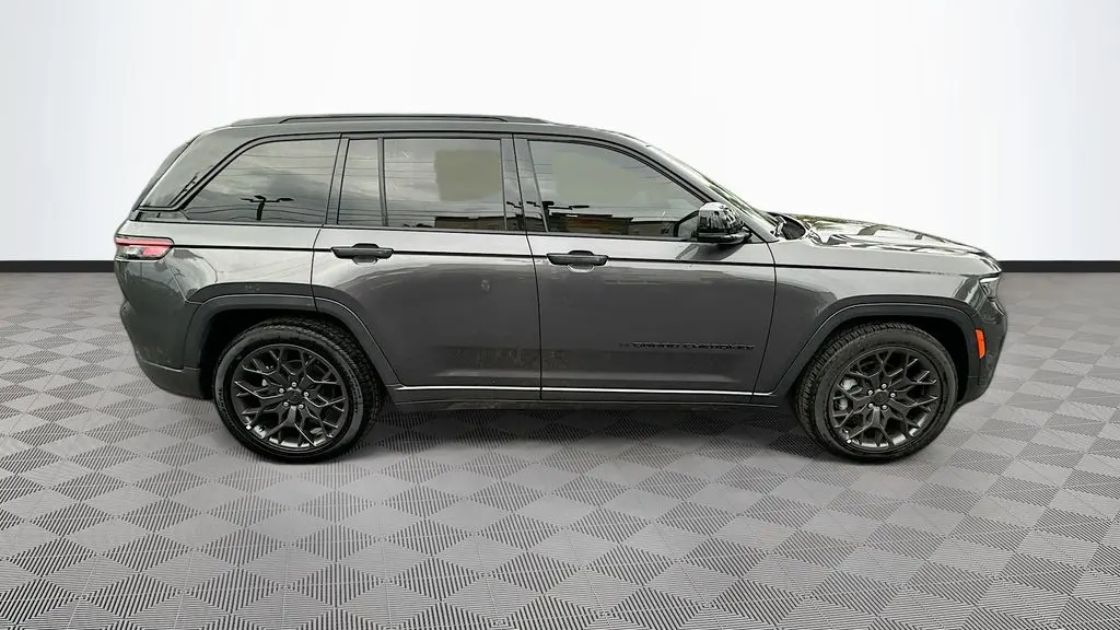 2025 Jeep Grand Cherokee Summit