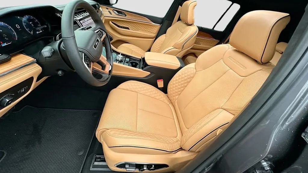 2025 Jeep Grand Cherokee Summit