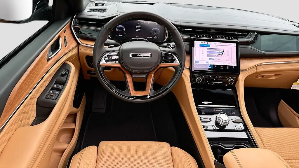 2025 Jeep Grand Cherokee Summit