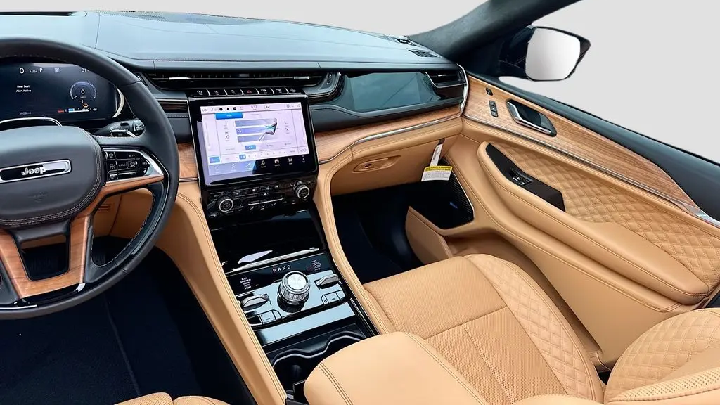 2025 Jeep Grand Cherokee Summit