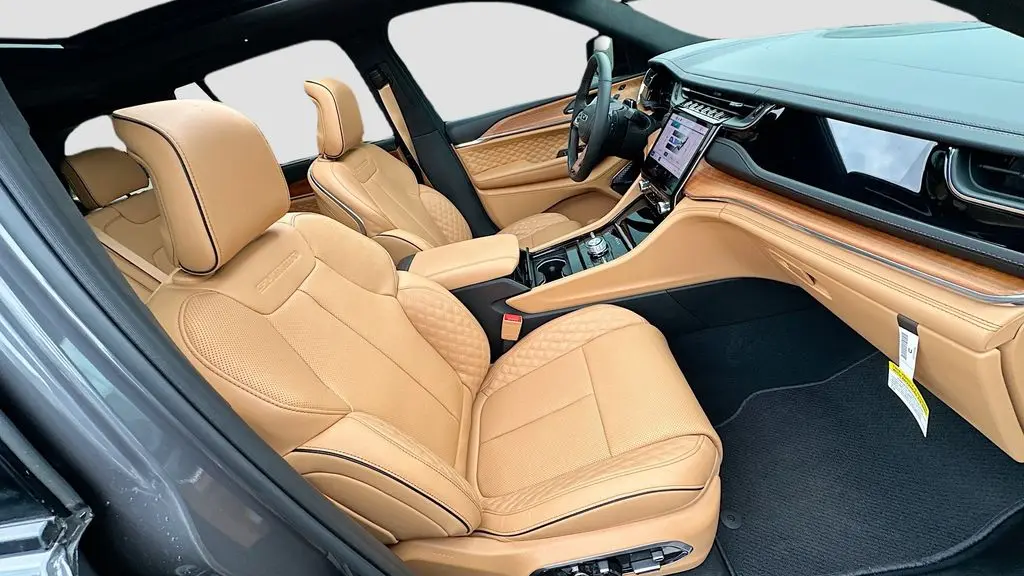 2025 Jeep Grand Cherokee Summit