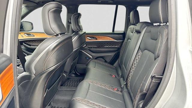 2023 Jeep Grand Cherokee Summit