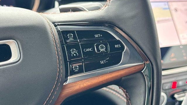 2023 Jeep Grand Cherokee Summit