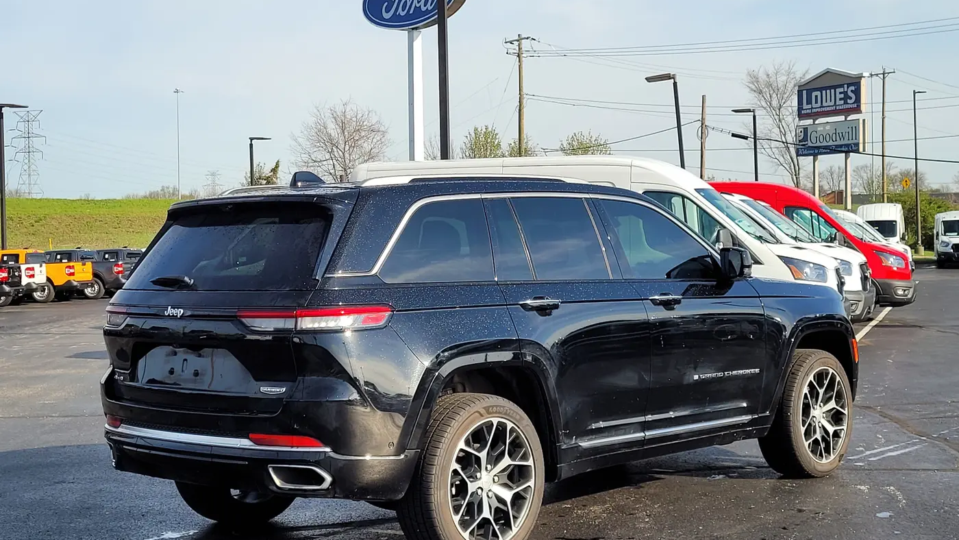 2023 Jeep Grand Cherokee Summit