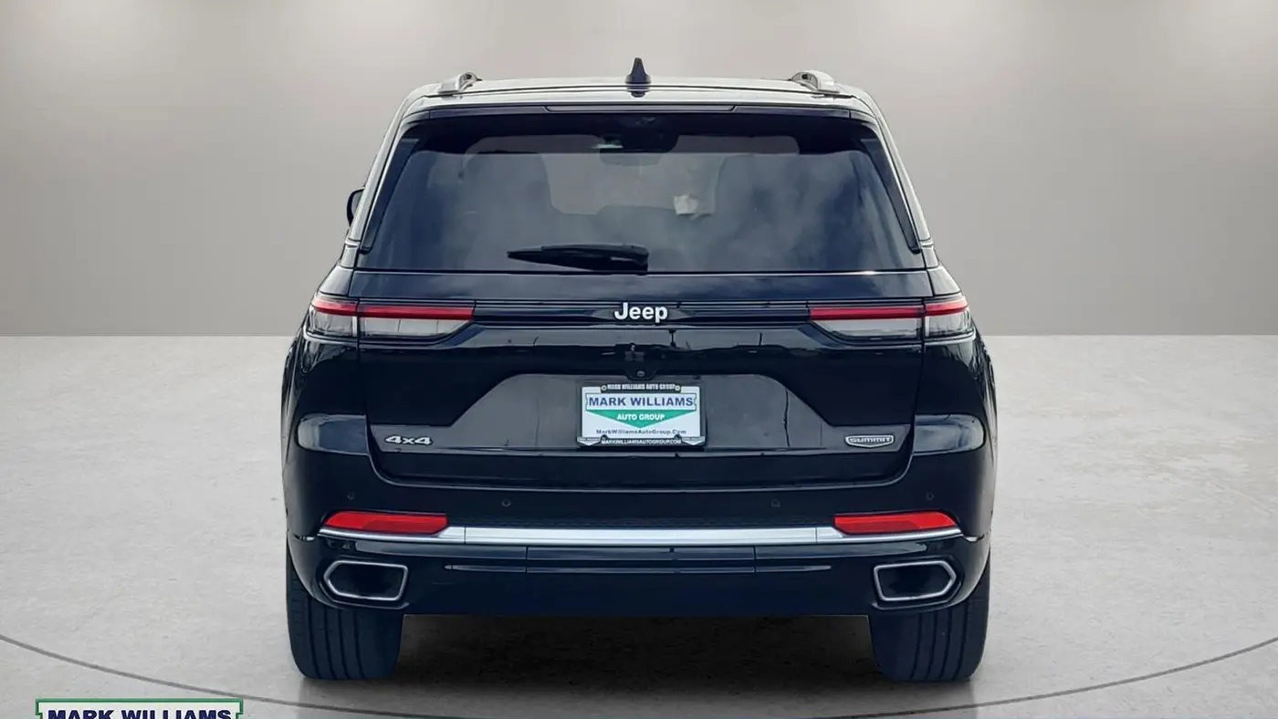 2023 Jeep Grand Cherokee Summit