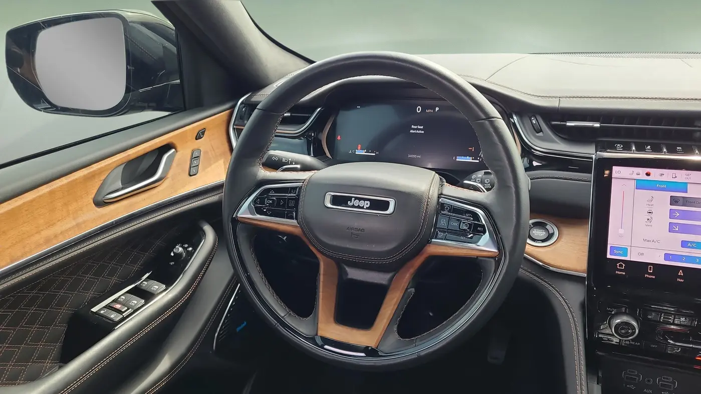 2023 Jeep Grand Cherokee Summit