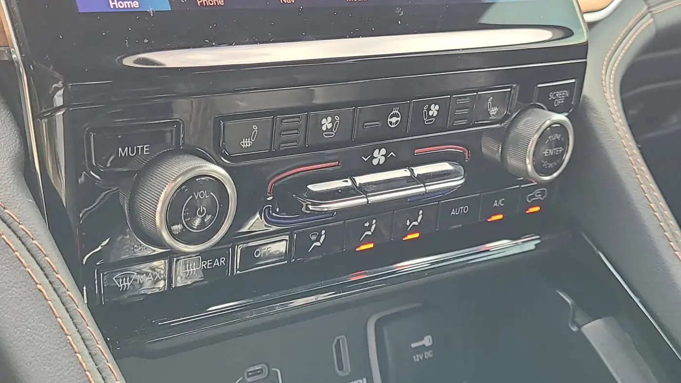 2023 Jeep Grand Cherokee Summit