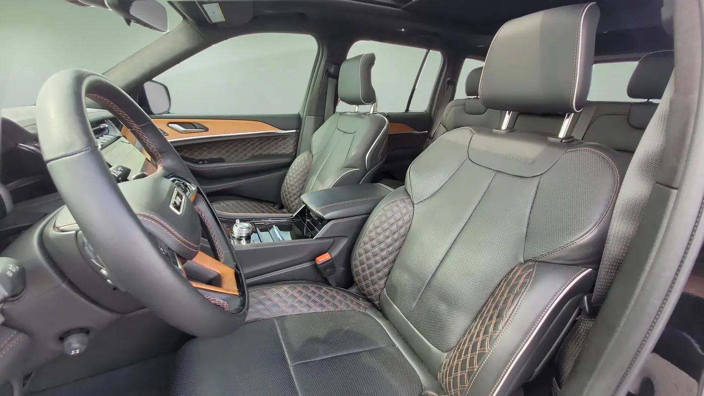 2023 Jeep Grand Cherokee Summit