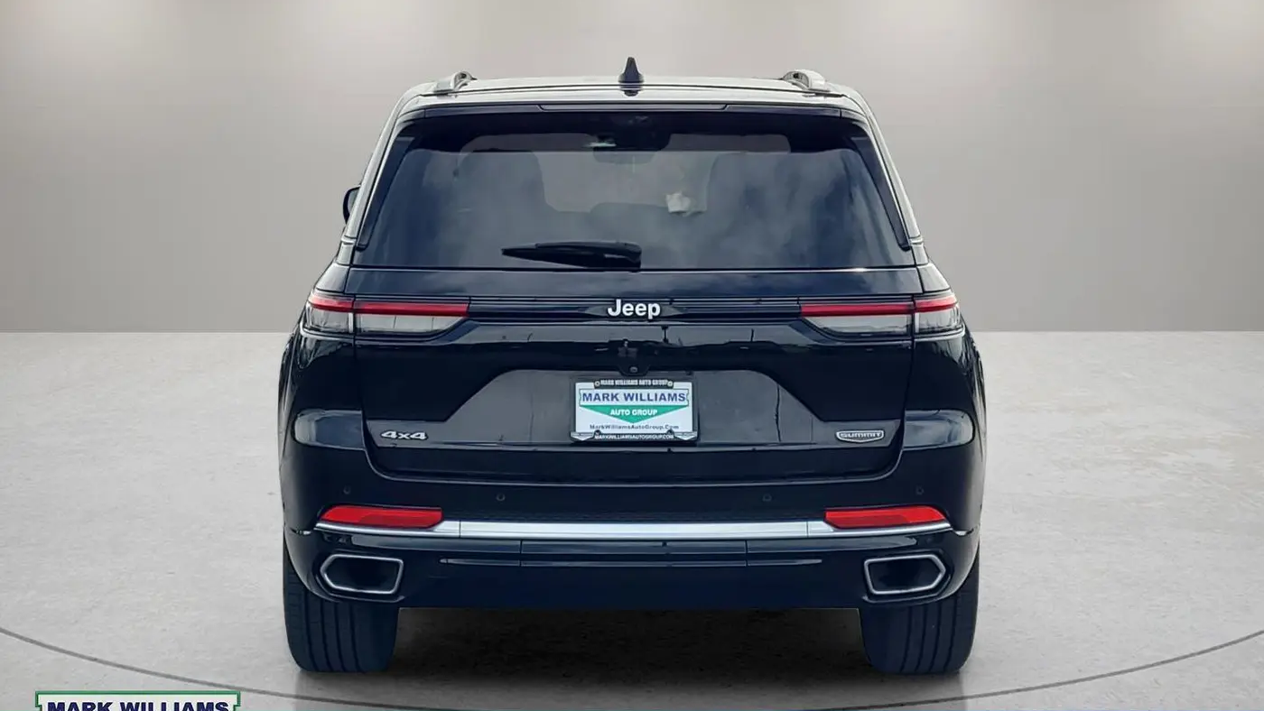 2023 Jeep Grand Cherokee Summit