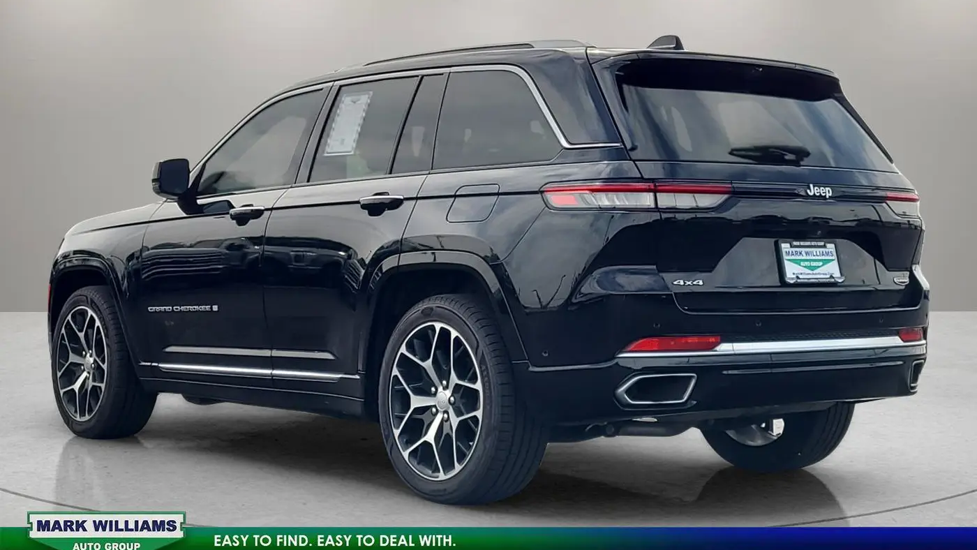 2023 Jeep Grand Cherokee Summit