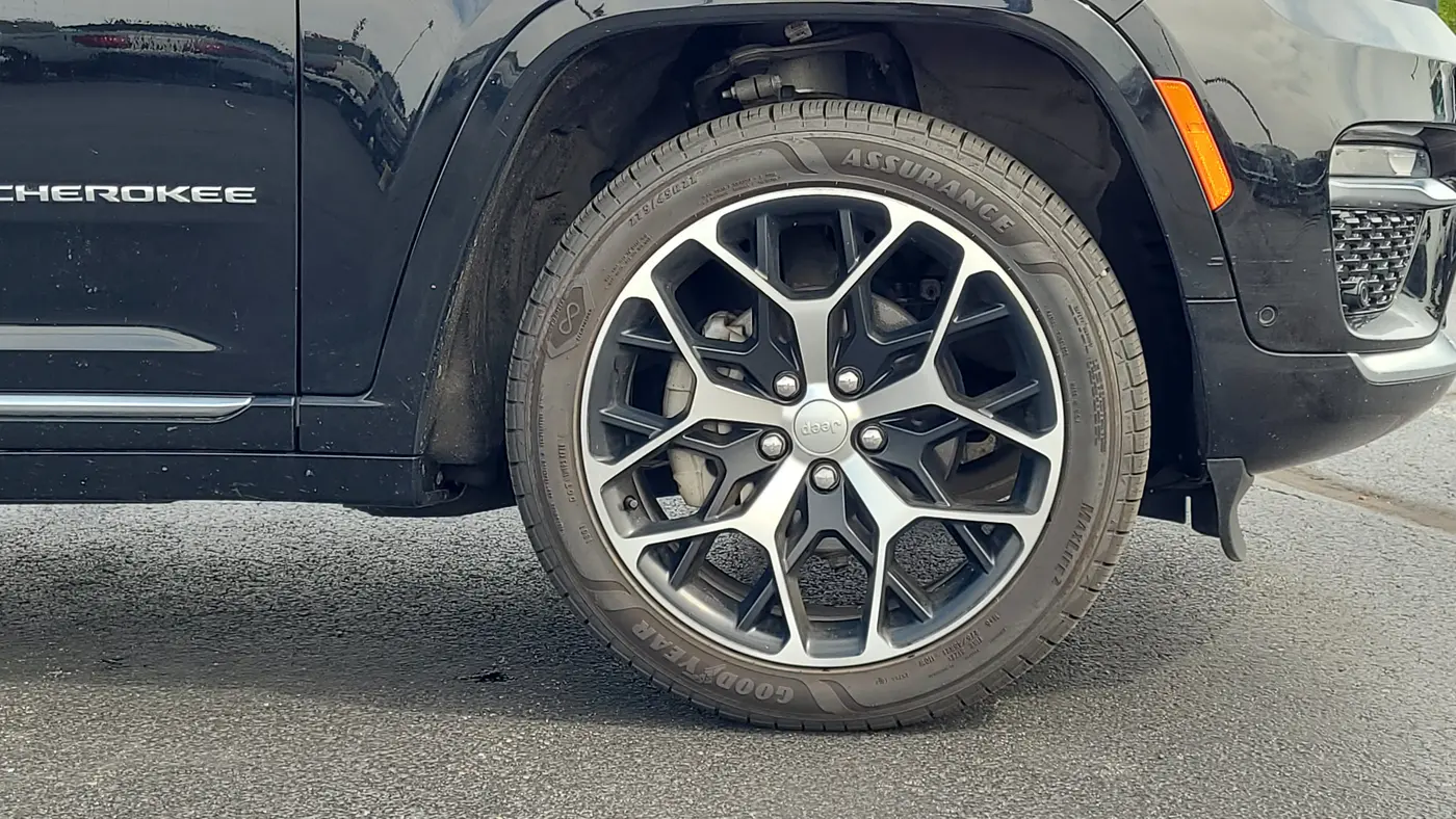 2023 Jeep Grand Cherokee Summit